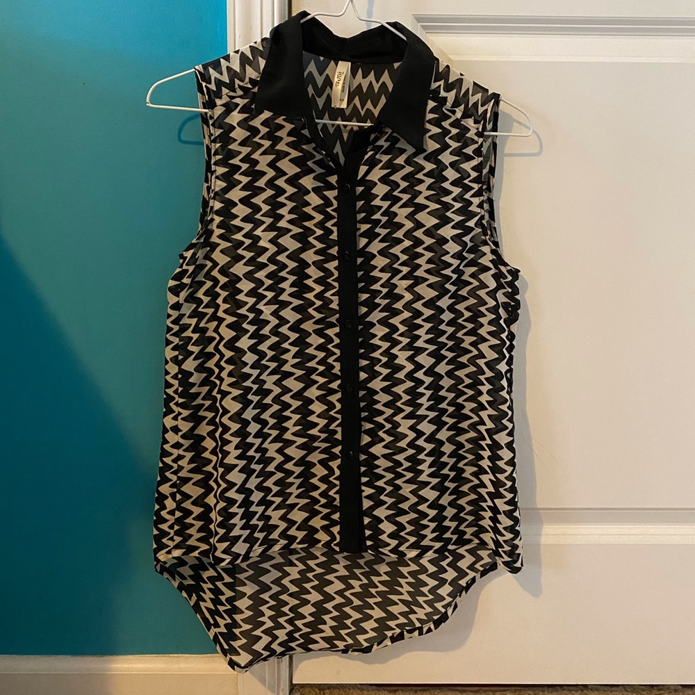 Zig Zag Striped Button up Tank Top